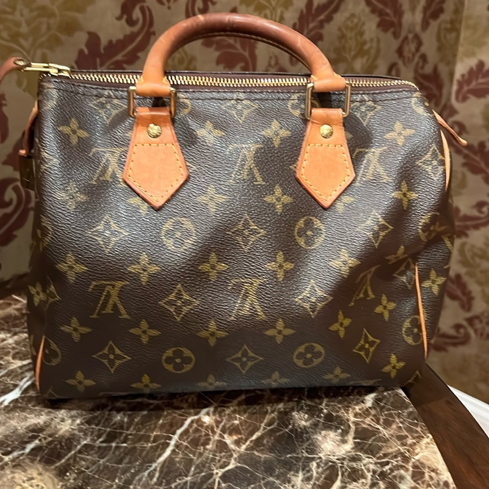 LV doctors small bag in a good condition